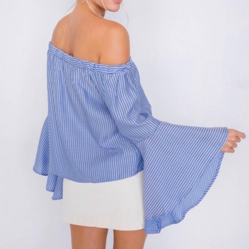 Sky Off-The-Shoulder Belle Sleeve Top - Picture 2 of 2